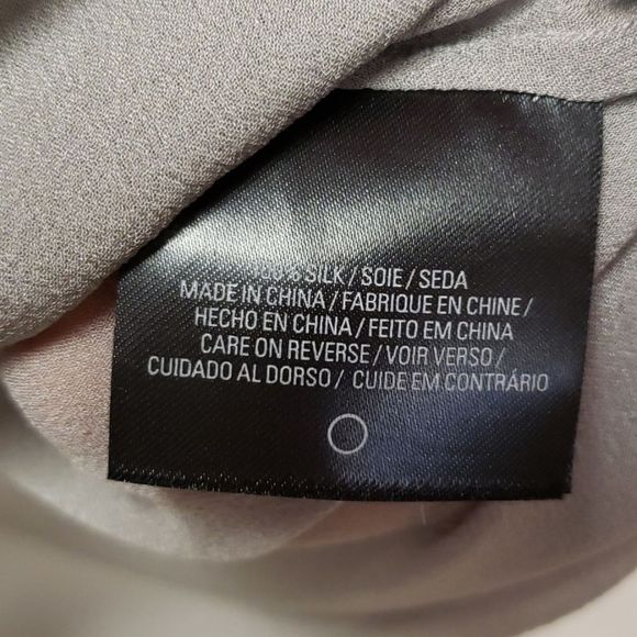 NWOT 💟 Tahari 100% SILK Sheer Blouse Top - Picture 8 of 11